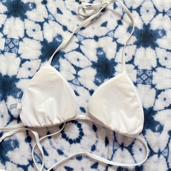 AERIE white triangle bikini top - Picture 2 of 2